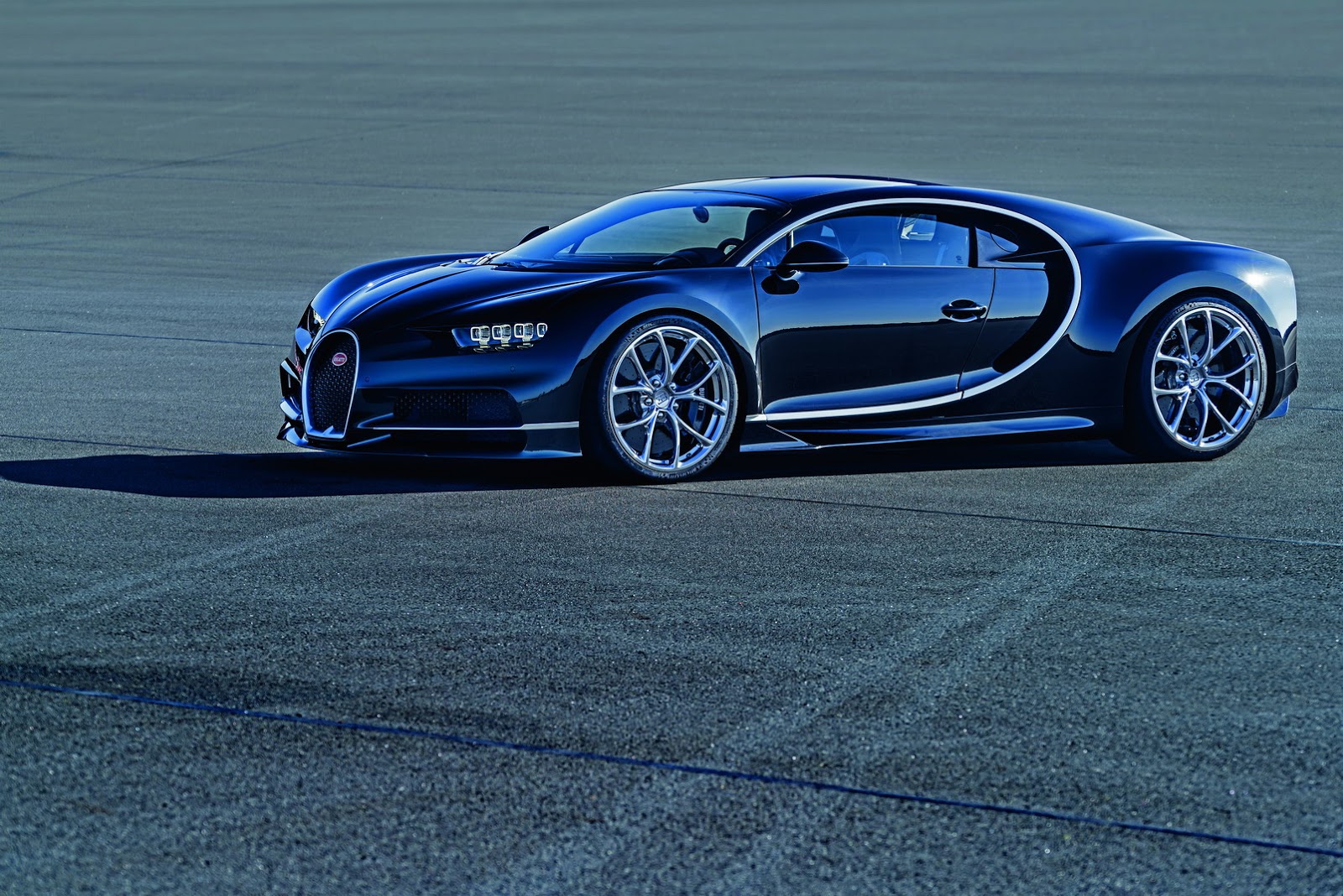 Bugatti Chiron (2016)