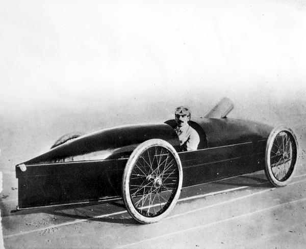 Stanley "Rocket" Steam Car (1906) - Fred Marriot