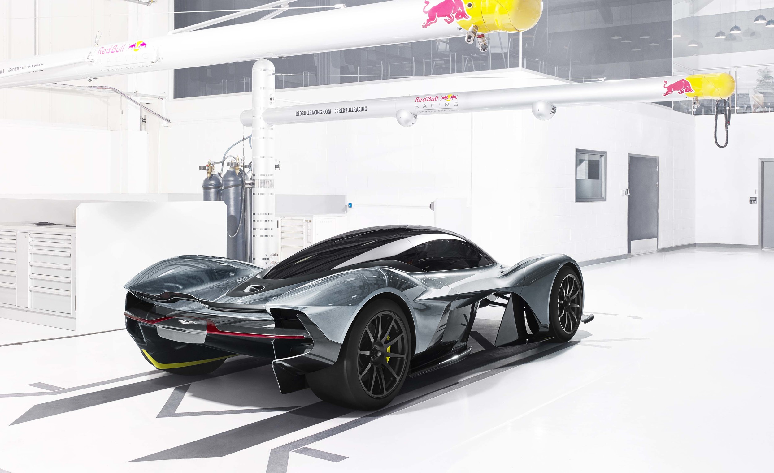 Aston Martin Red Bull AM-RB 001 (2018)