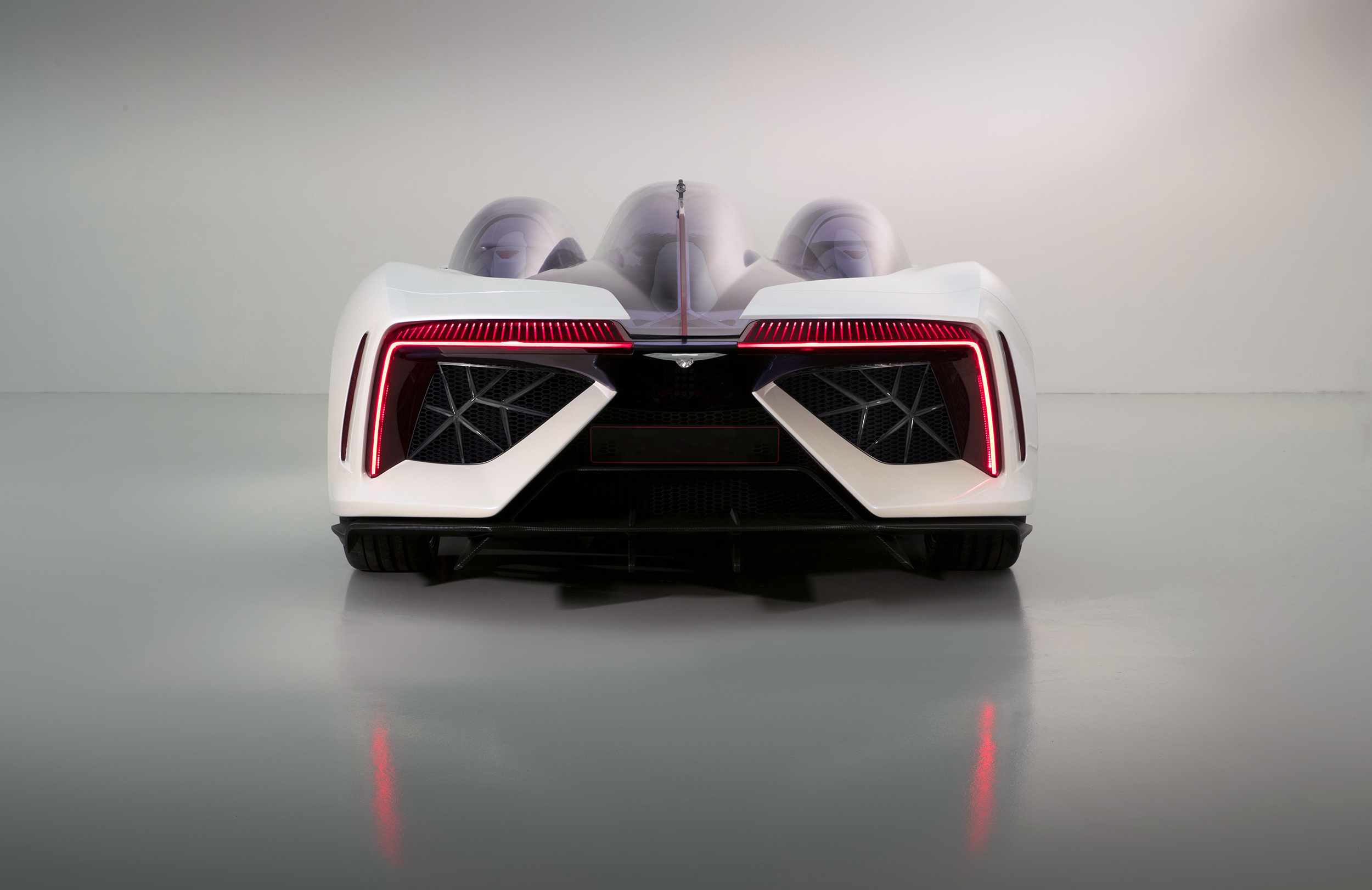 Techrules Ren (2017): Designed by Giorgetto and Fabrizio Giugiaro