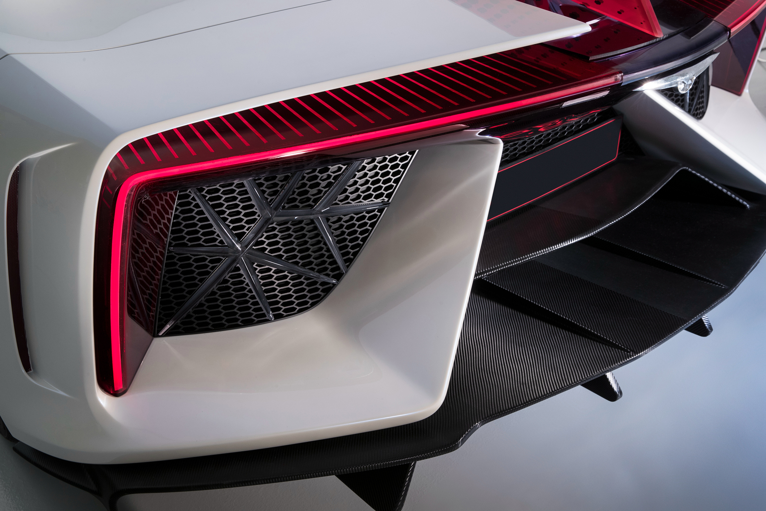 Techrules Ren (2017): Designed by Giorgetto and Fabrizio Giugiaro