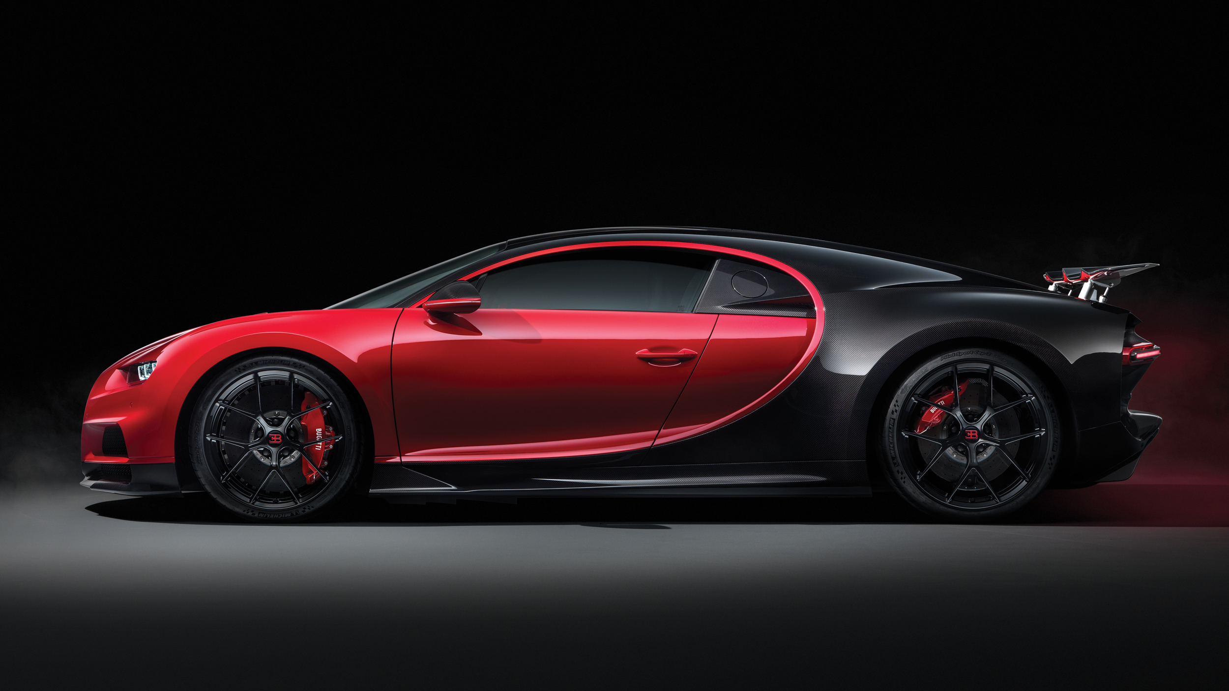 Bugatti Chiron Sport (2018): Side view