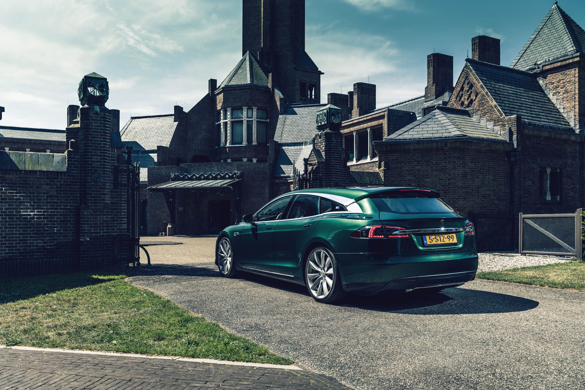 Tesla Model S Shooting Brake by RemetzCar (2018)