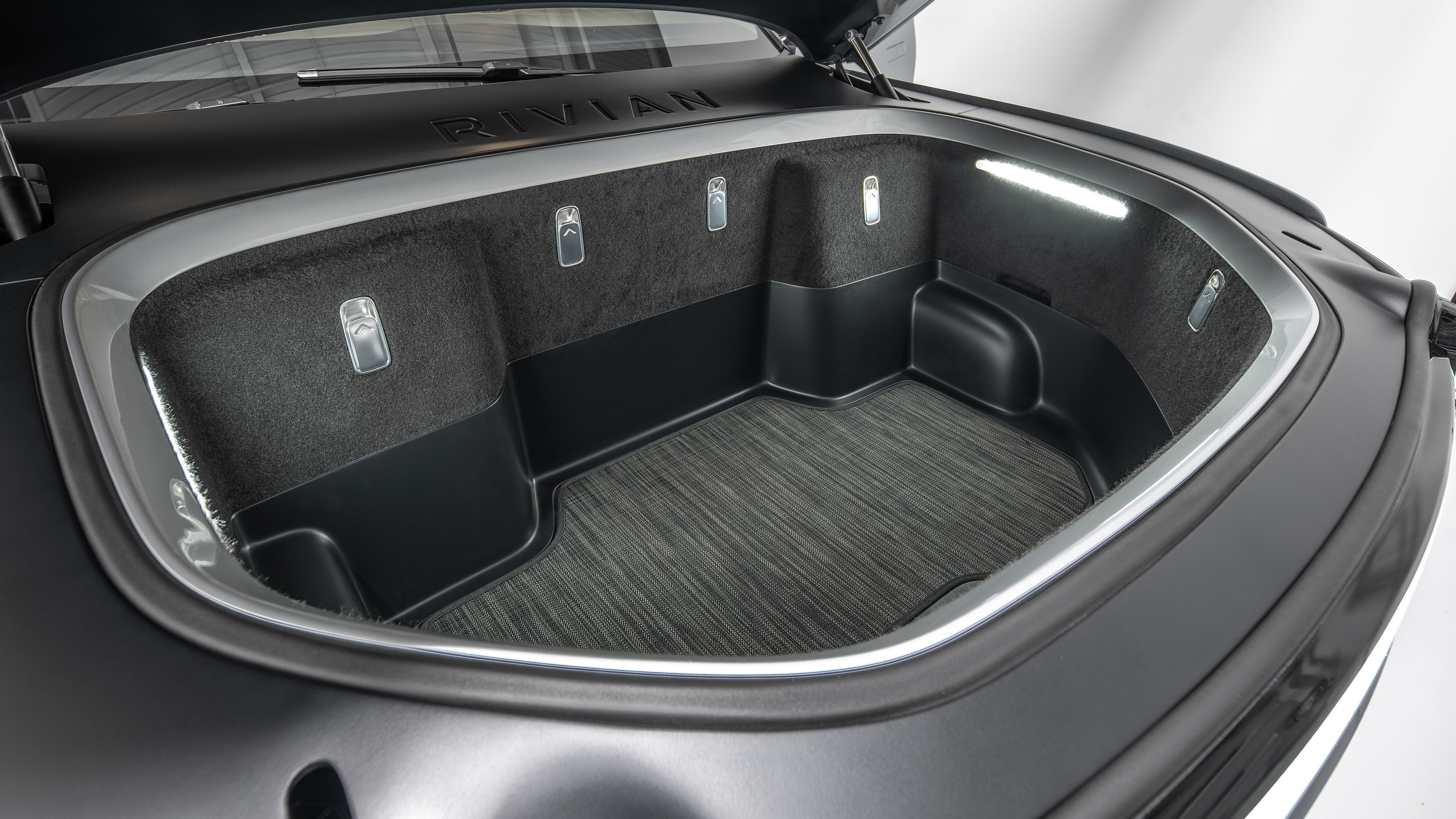 Rivian R1T (2021): Electric Pickup