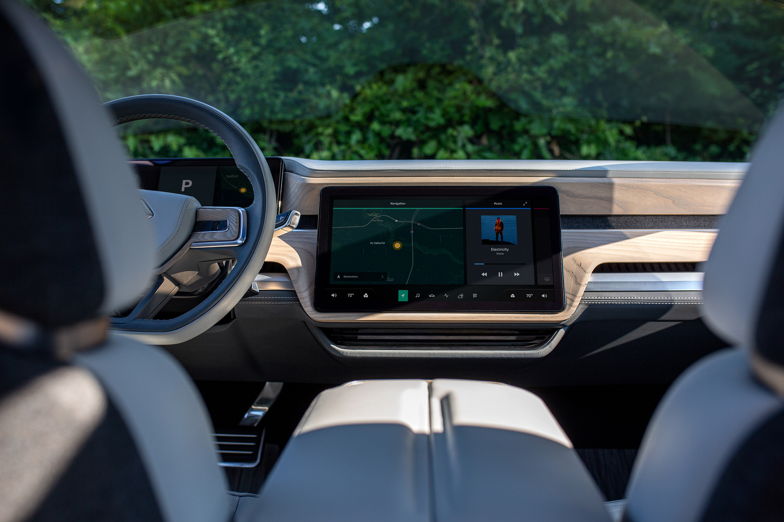 Rivian R1S (2020): 7-Seater Electric SUV