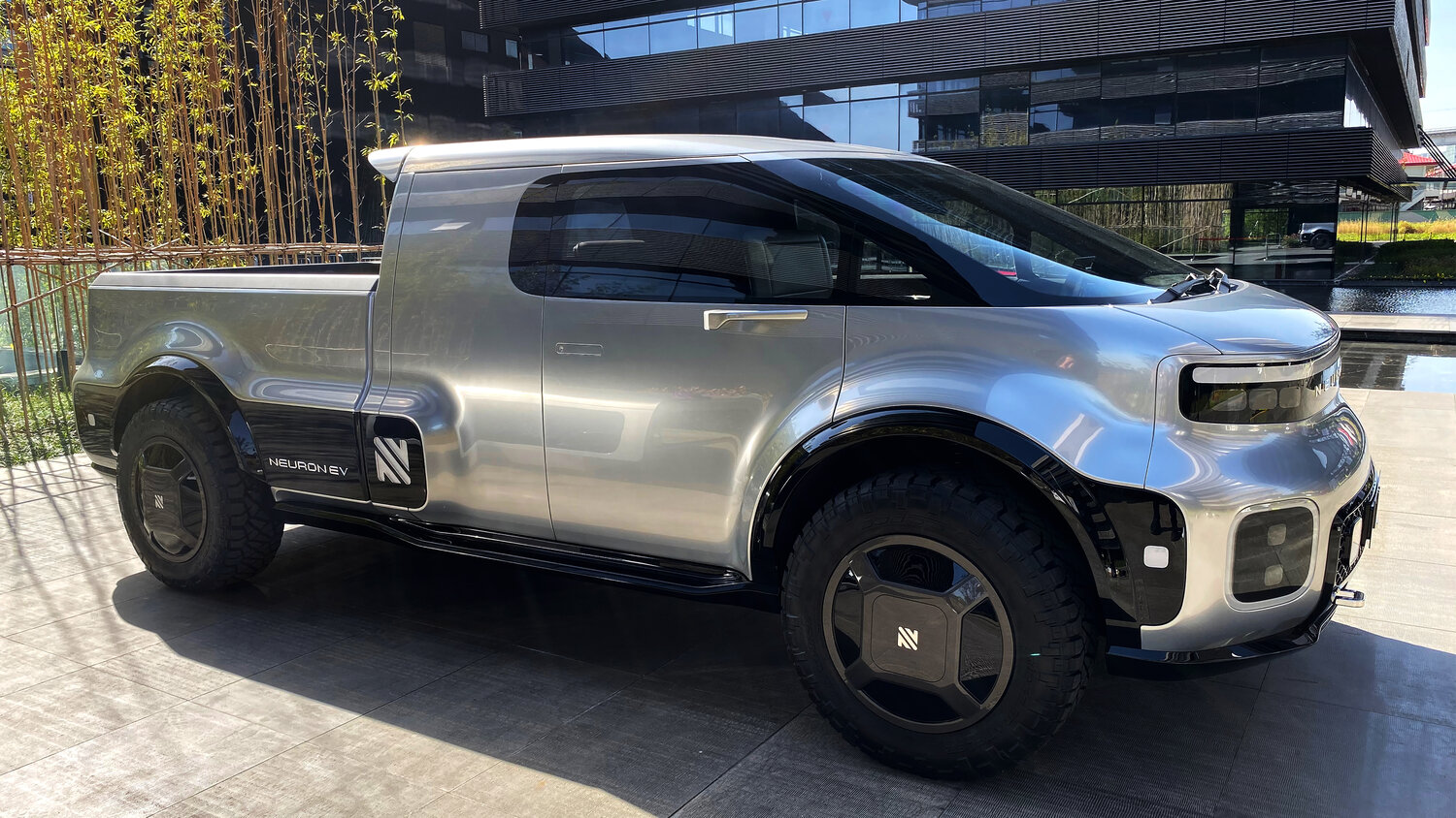 Neuron EV T/ONE Pickup