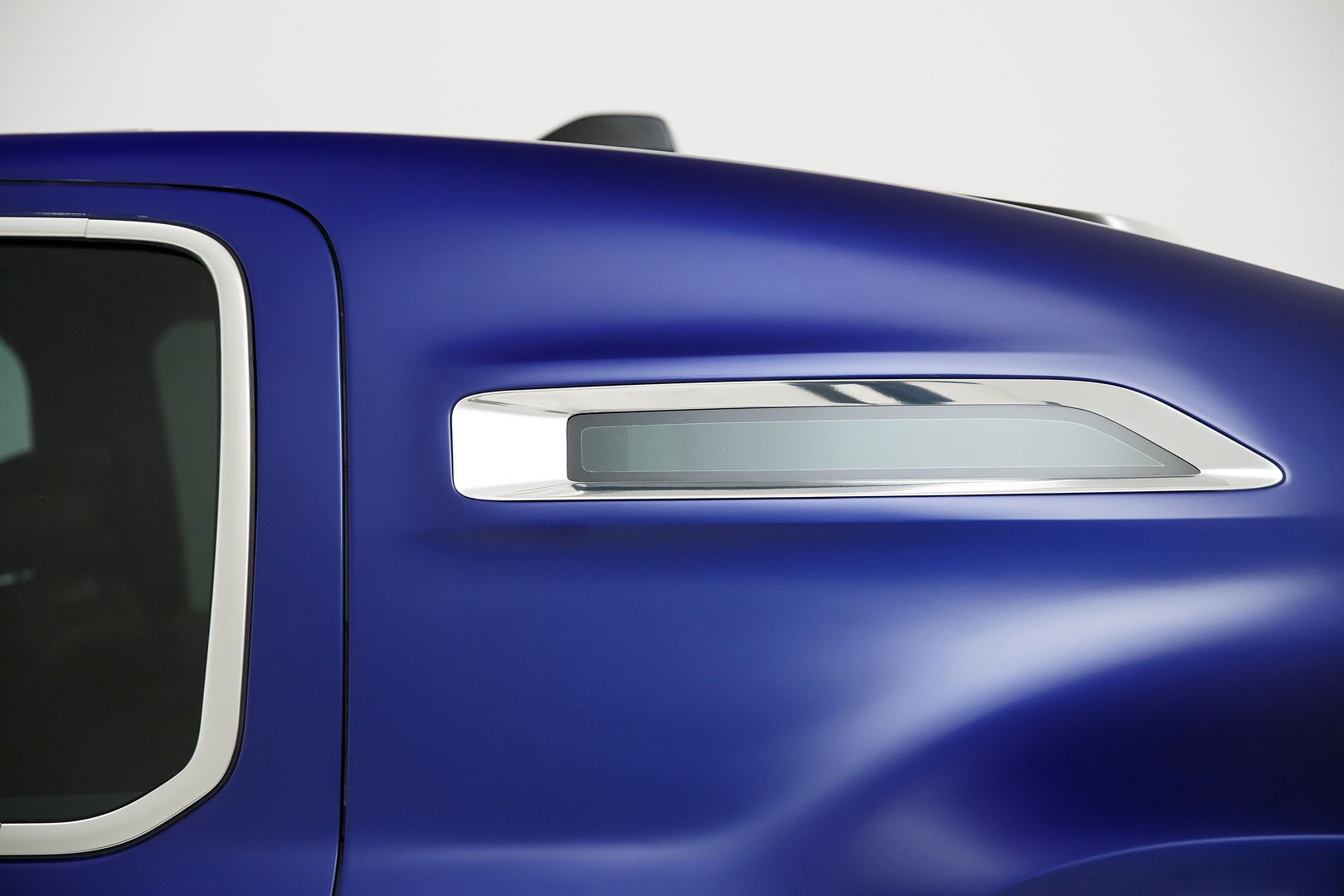 Aznom Palladium by Camal Studio (2020): All-Terrain Luxury Sedan