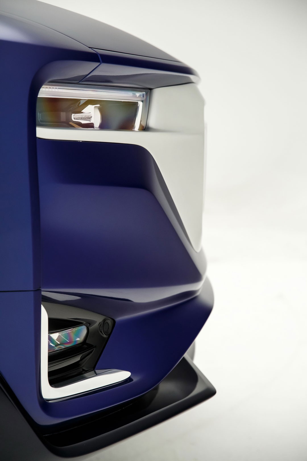 Aznom Palladium by Camal Studio (2020): All-Terrain Luxury Sedan