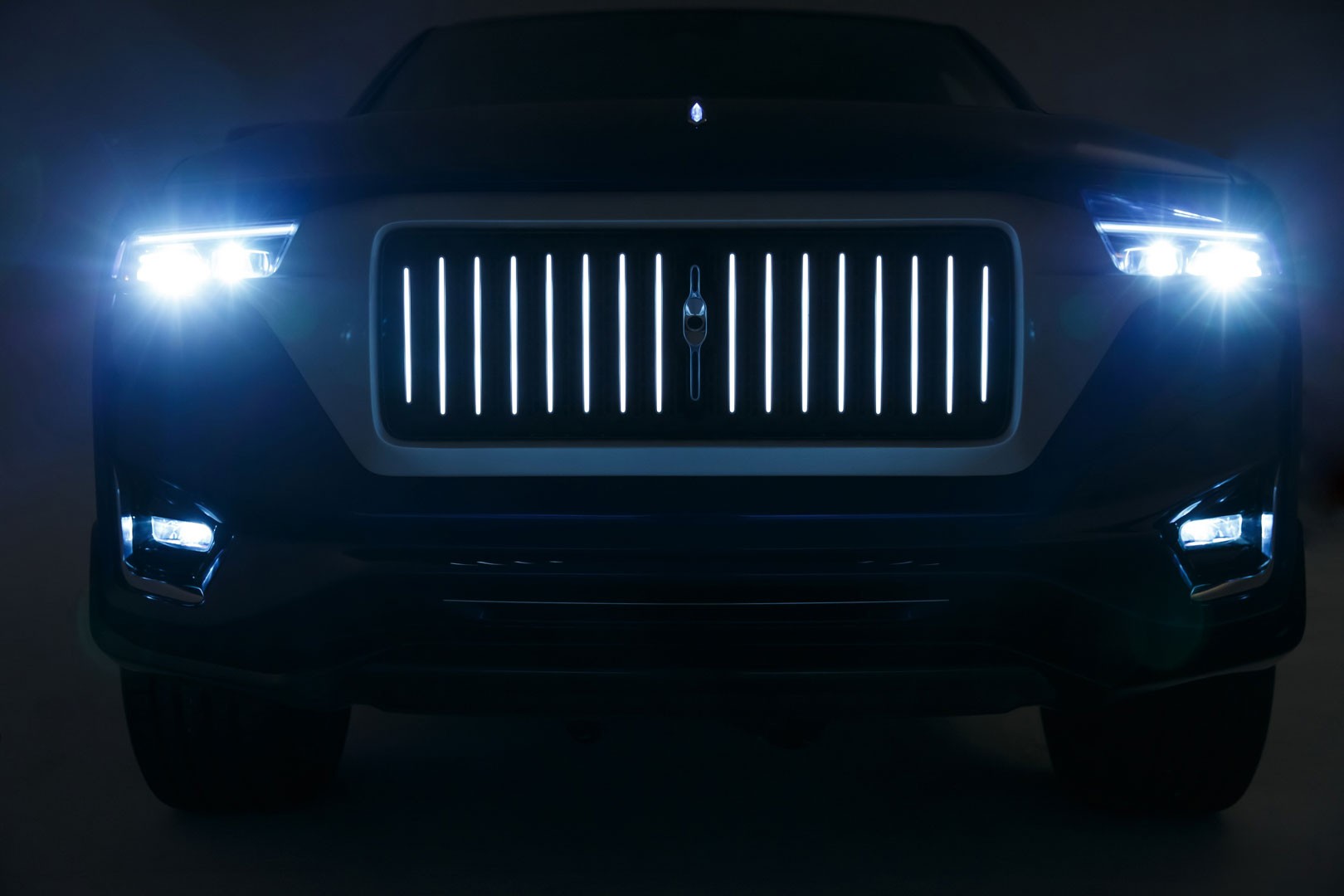 Aznom Palladium by Camal Studio (2020): All-Terrain Luxury Sedan