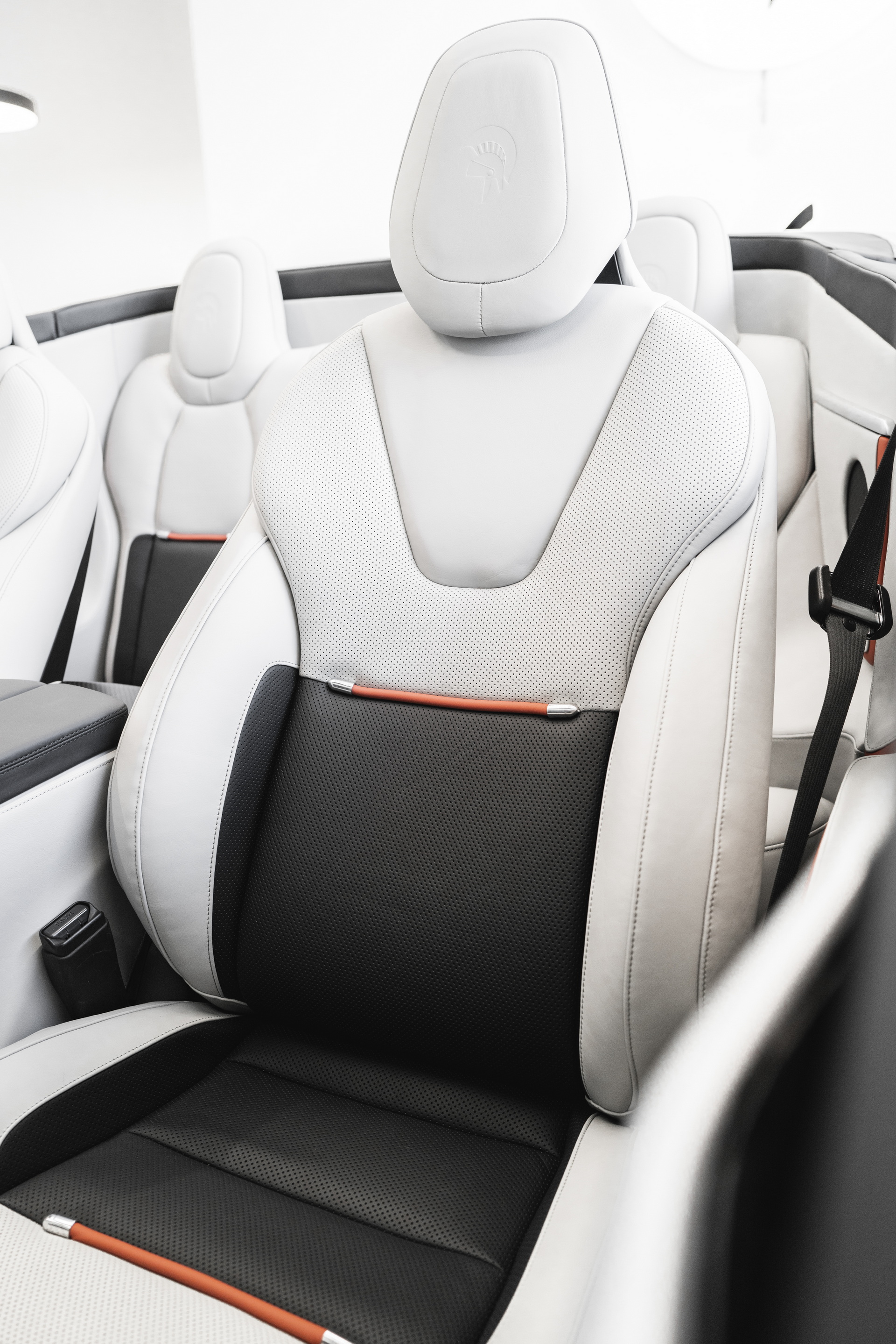 Ares Design Tesla Model S Convertible (2021) – Interior