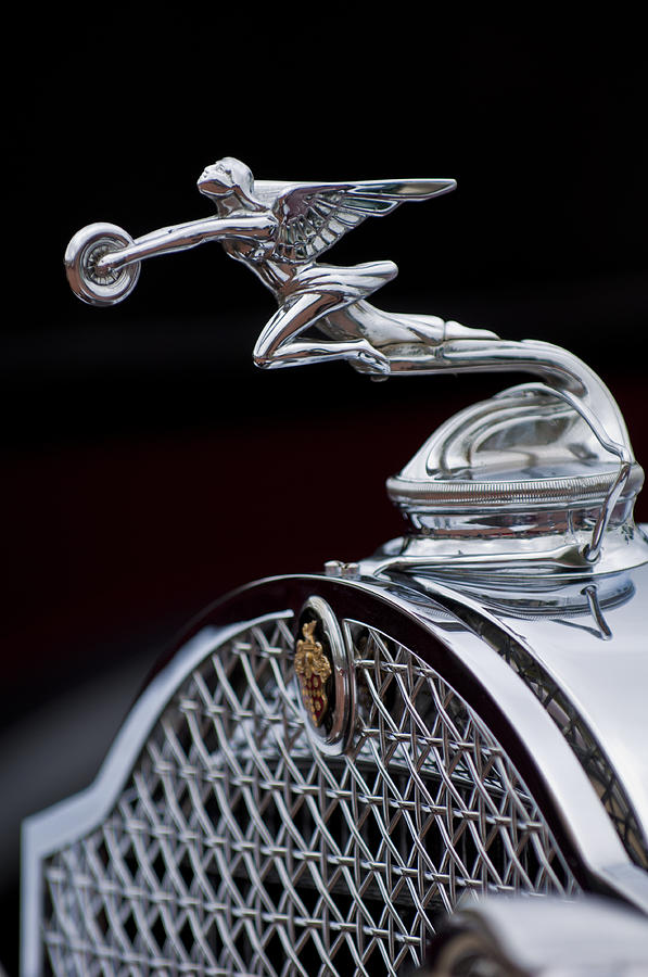 'Goddess of Speed' – Packard DeLuxe Eight Roadster Hood Ornament (1931) – Photo: Jill Reger