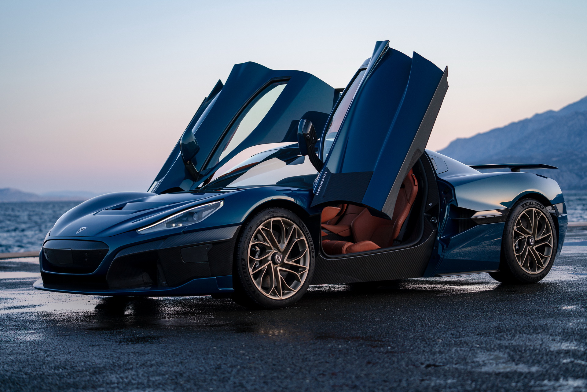 Rimac Nevera (2021)