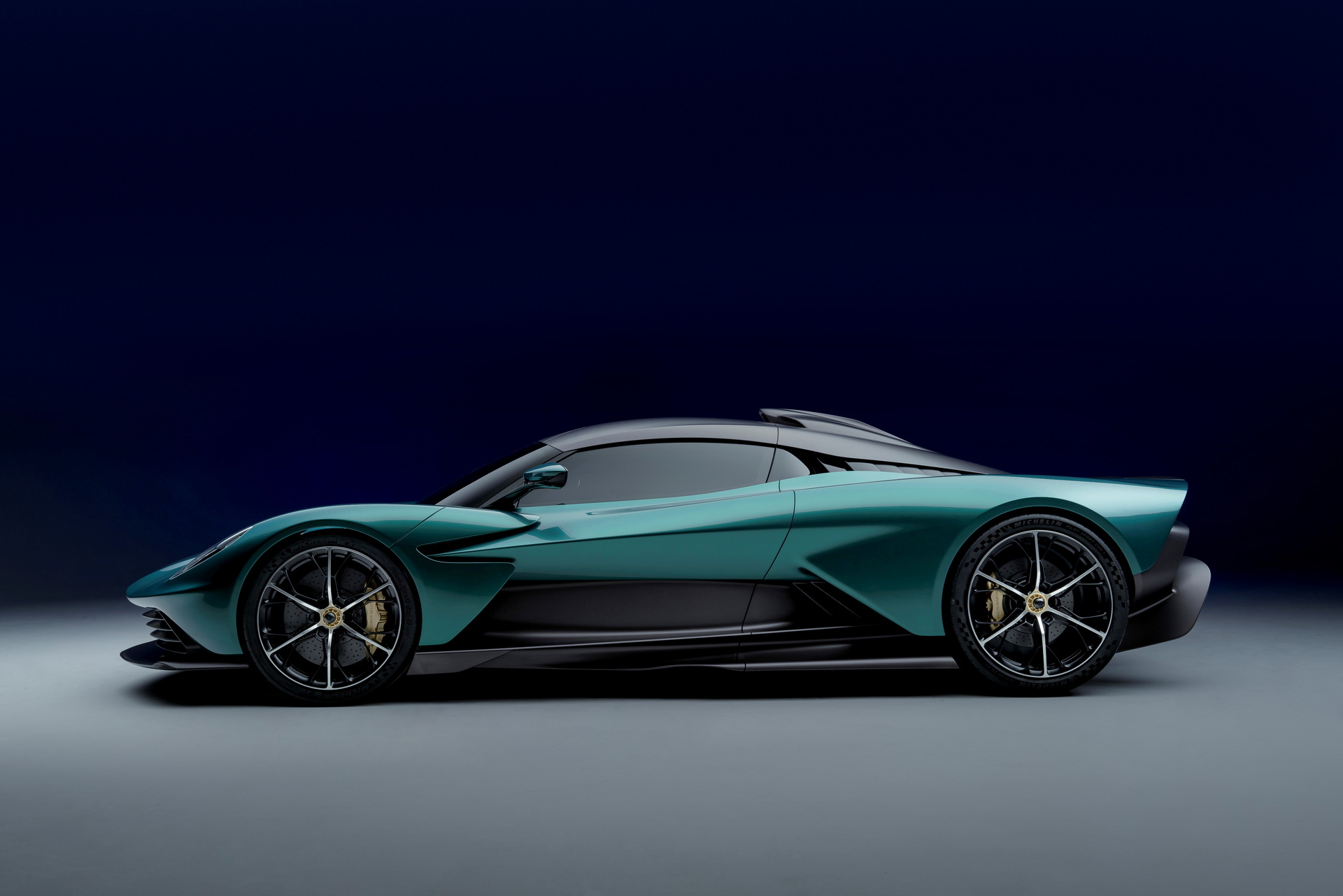 Aston Martin Valhalla (2021)