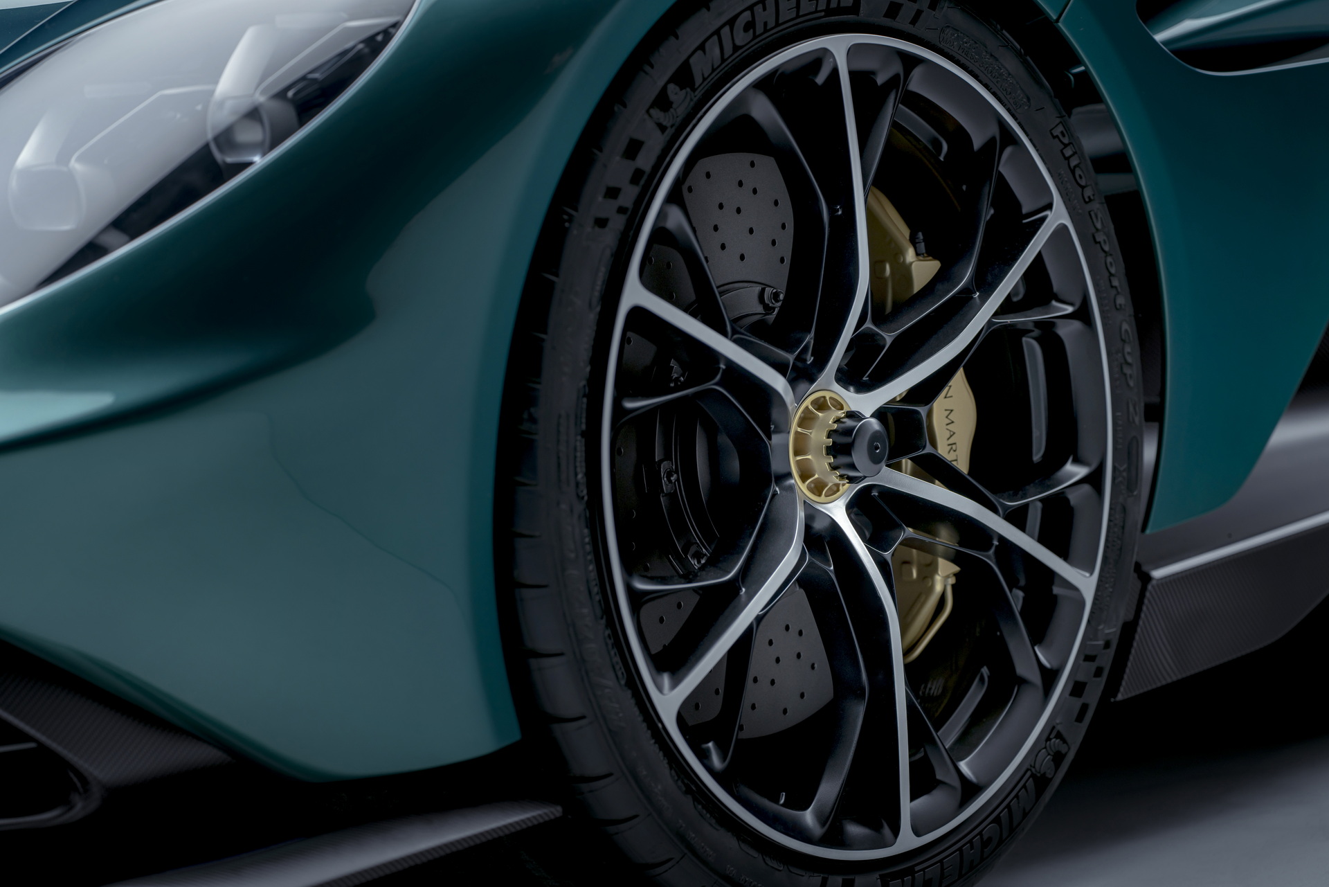 Aston Martin Valhalla (2021)