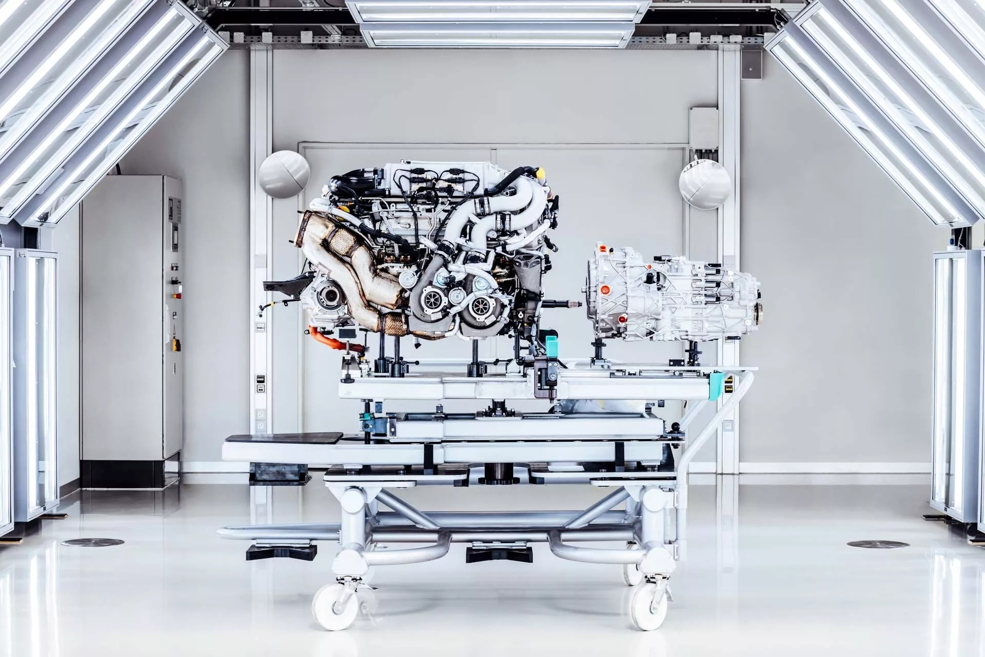 Bugatti Chiron Profileé (2022) – Engine