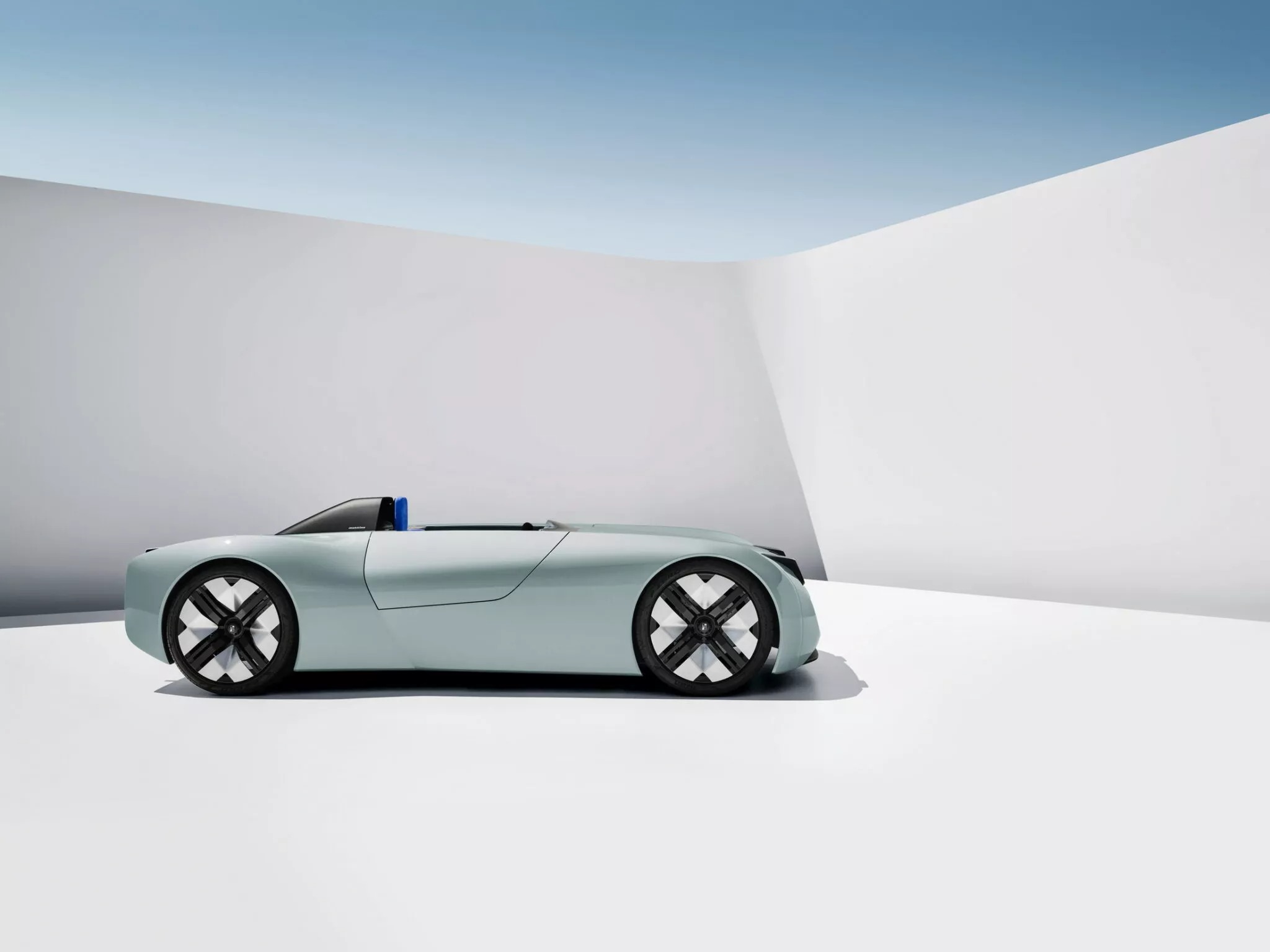 Triumph TR25 by Makkina (2023)