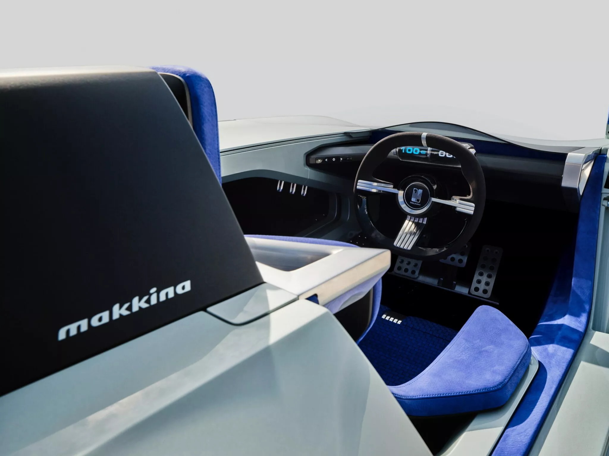 Triumph TR25 by Makkina (2023) – Interior