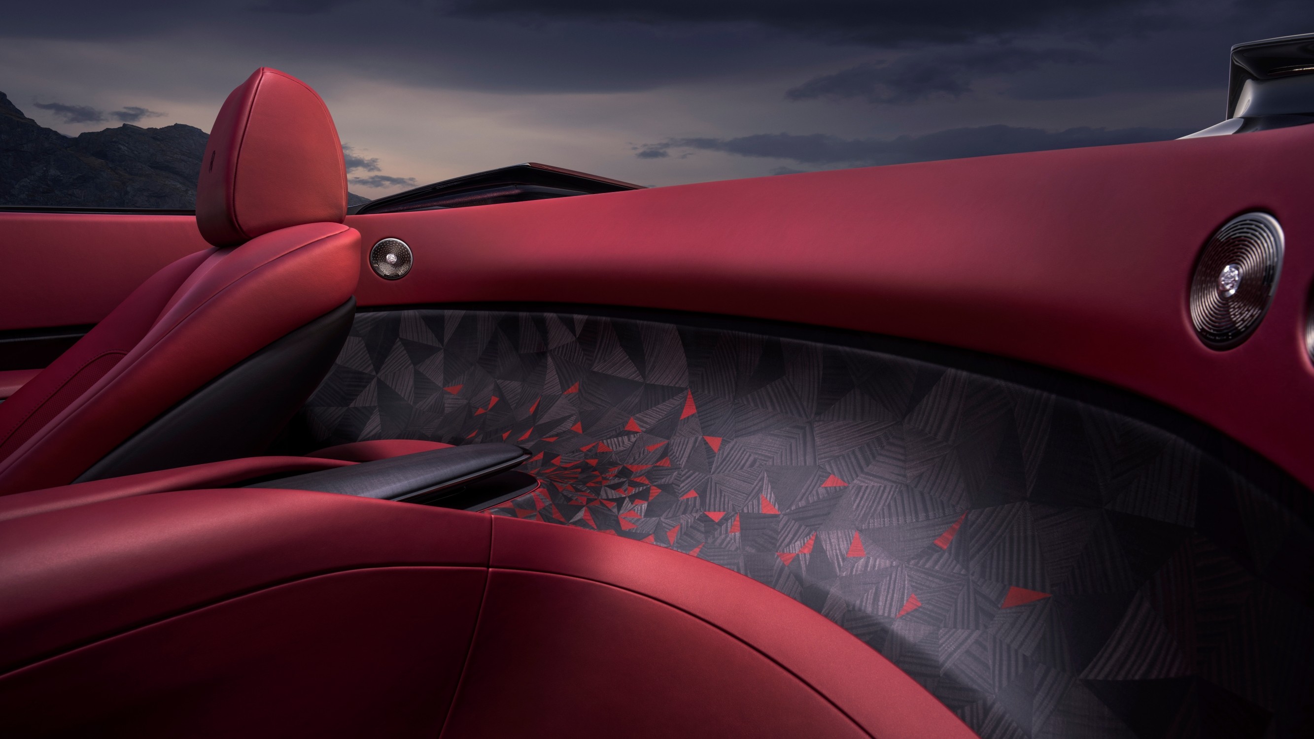 Rolls-Royce La Rose Noire Droptail (2023)