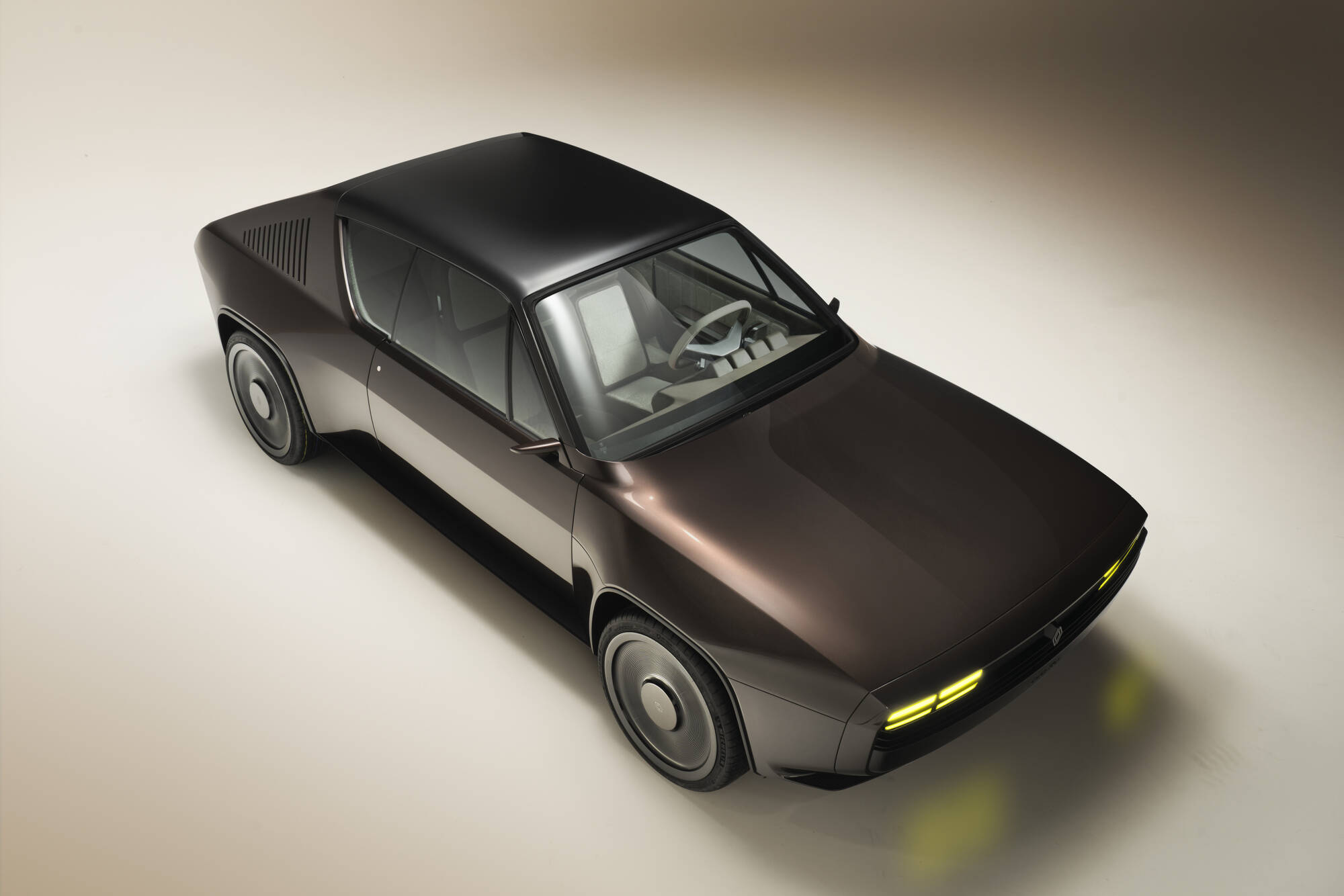 Renault R17 Electric Restomod x Ora Ïto (2024)