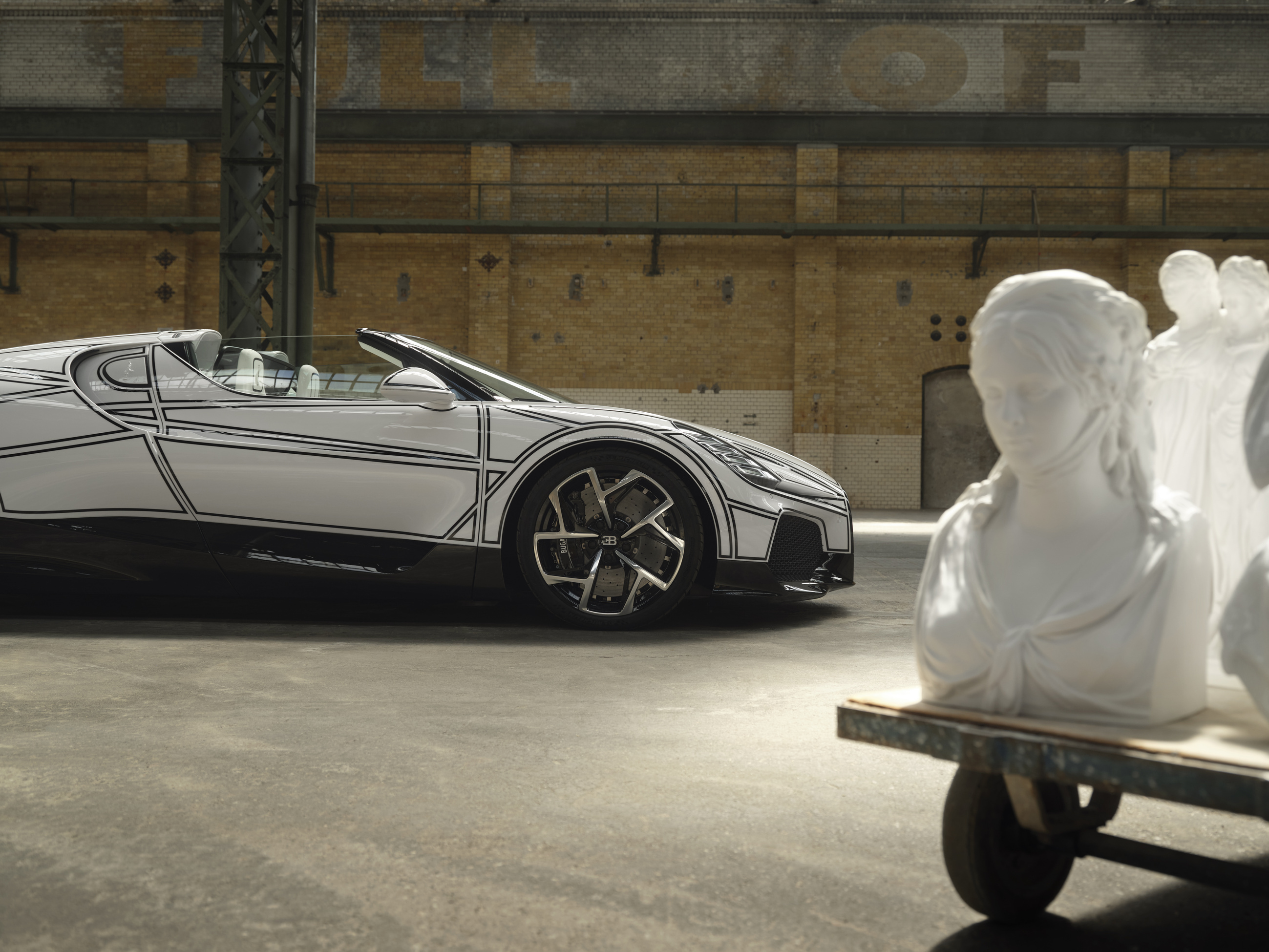 Bugatti W16 Mistral Blanc Éternel (2026)