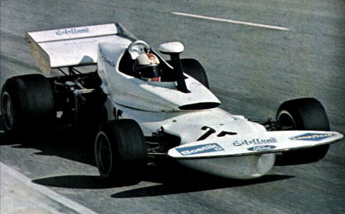 The Eifelland appeared in South African GP (Kyalami) with a tea-tray front wing. The bodywork normalised - but the periscope remained.
