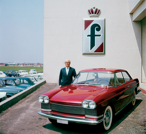 Fiat 2100 Coupe (Pininfarina), 1959 - With Battista Farina in front of the new building office in Grugliasco
