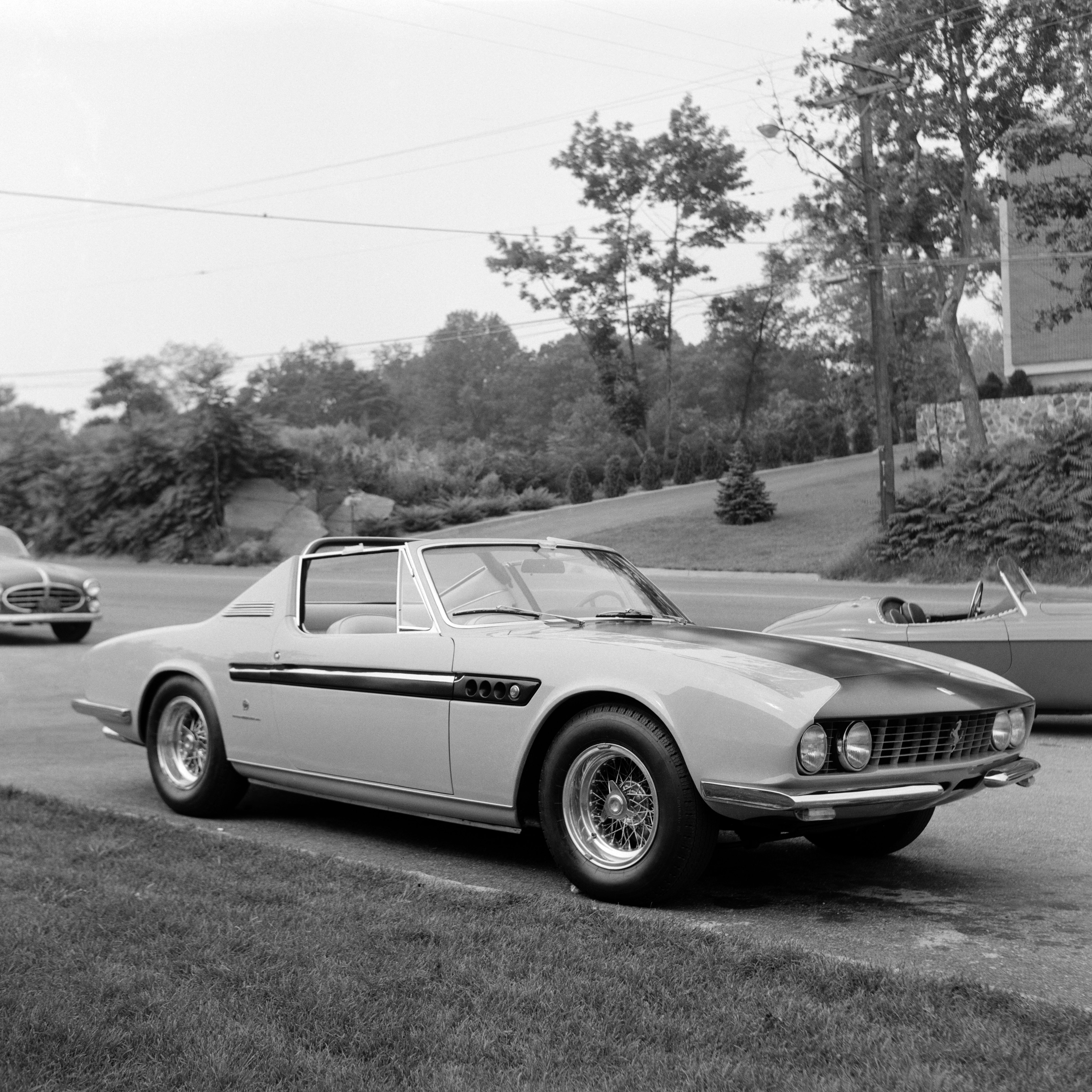 Ferrari 330 GT 2+2 (Michelotti), 1965