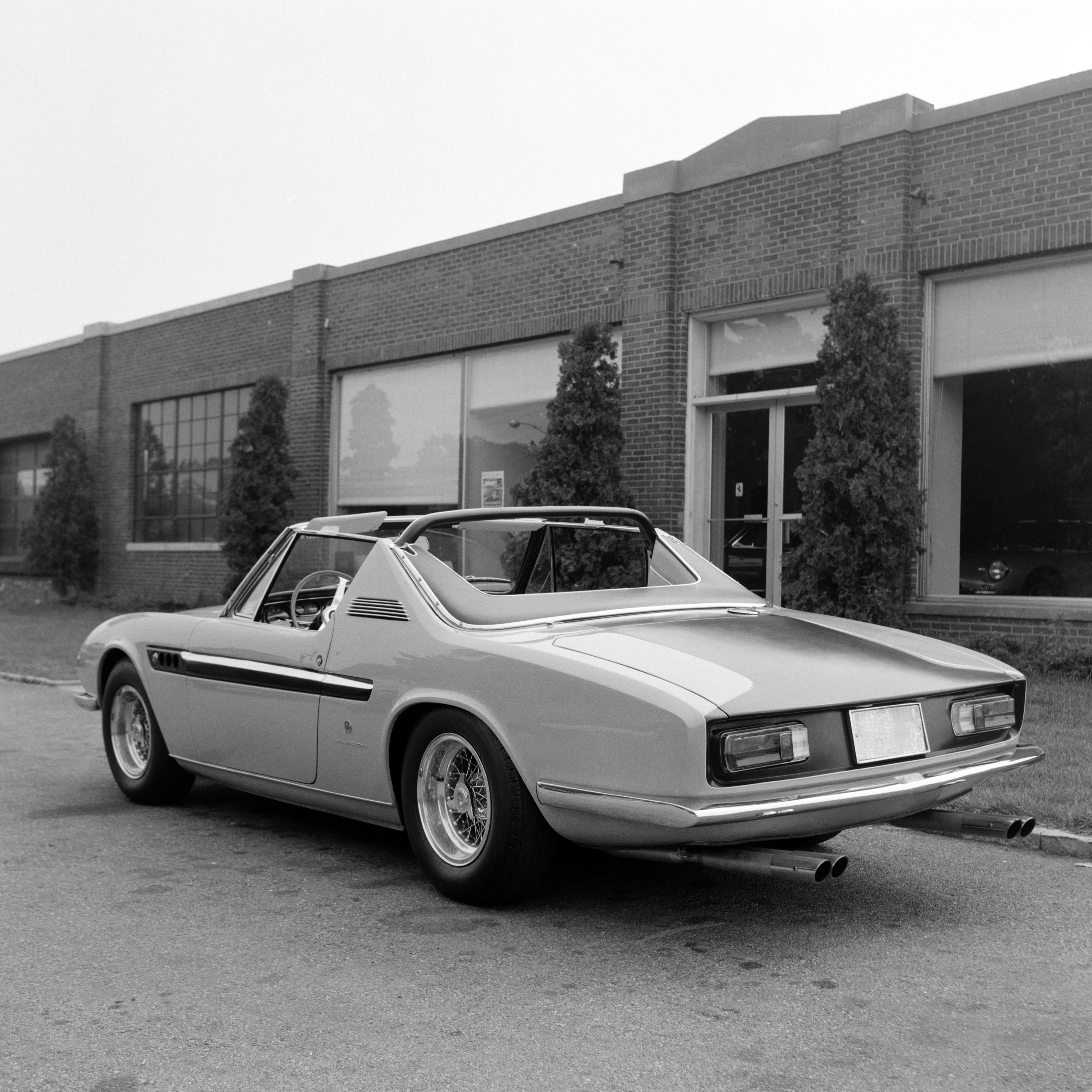 Ferrari 330 GT 2+2 (Michelotti), 1965