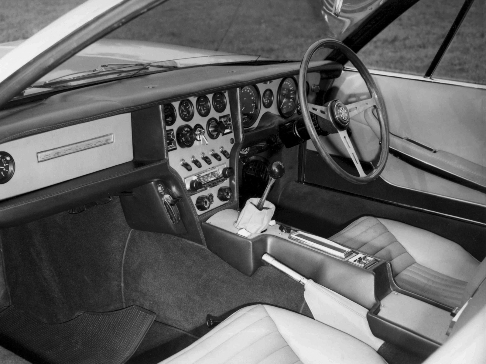 Jaguar Pirana (Bertone), 1967 - Interior