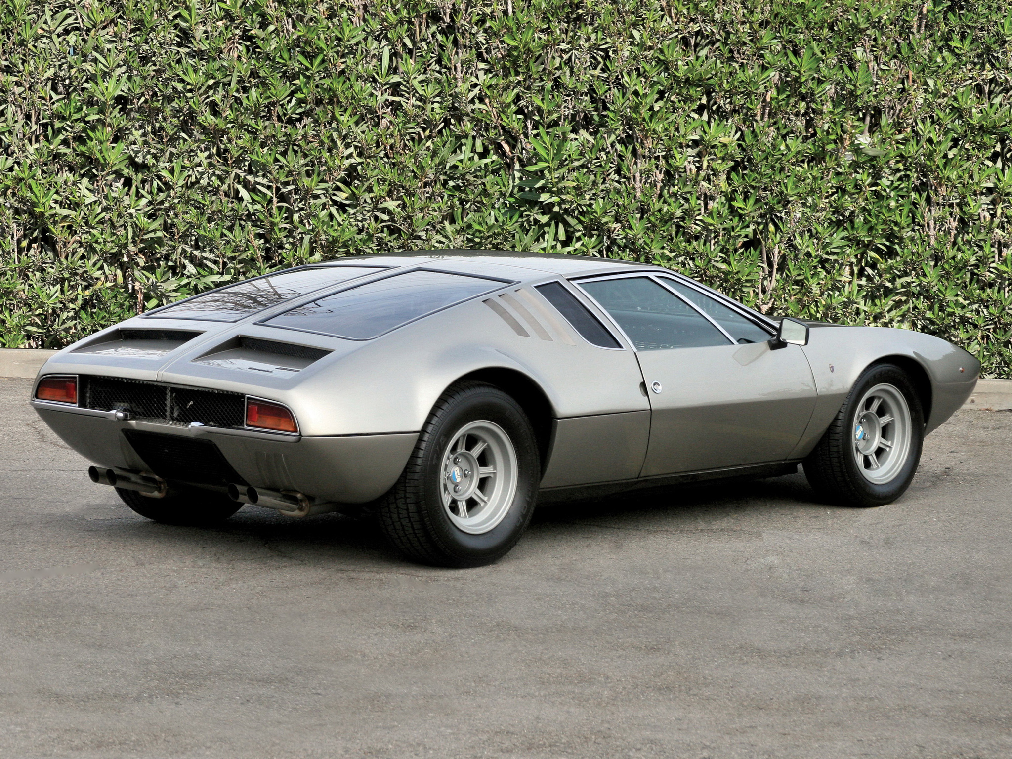 DeTomaso Mangusta (Ghia), 1967–71