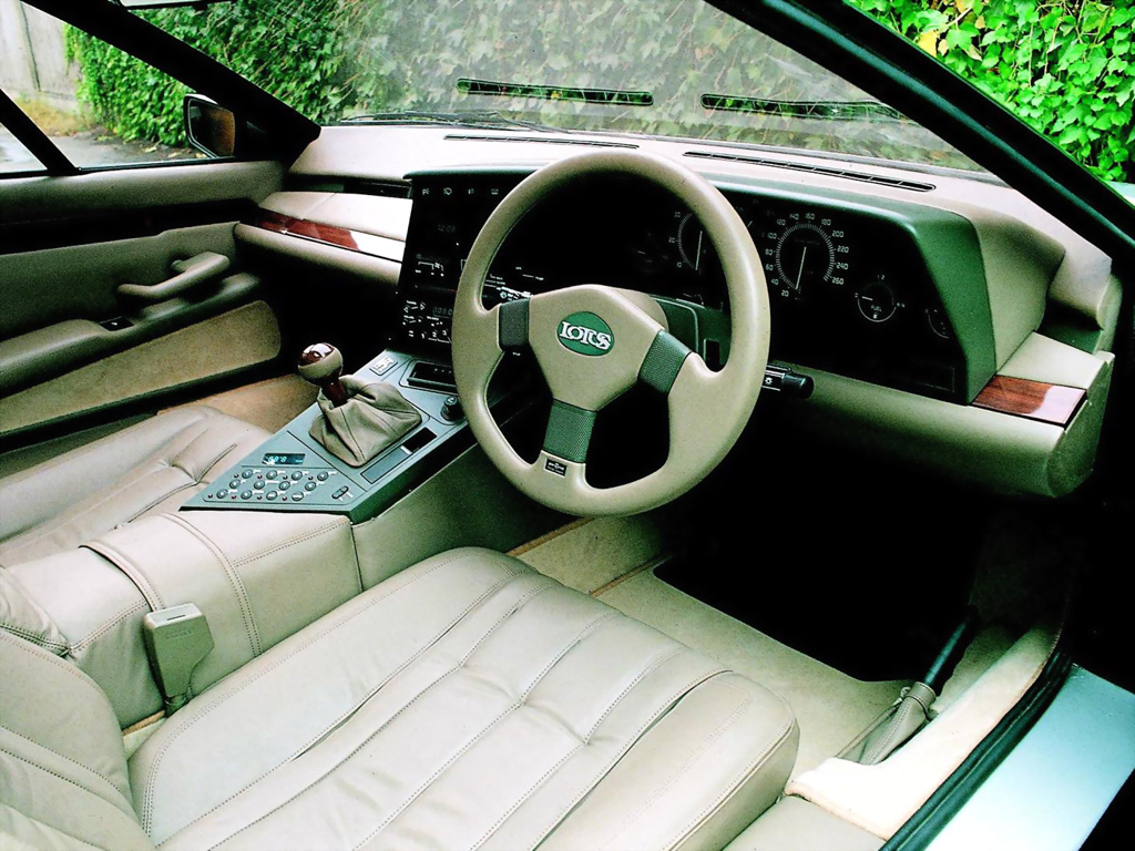 Lotus Etna (ItalDesign), 1984 - Hard to believe all of the gauges and swithes are mock ups and dont function at all!
