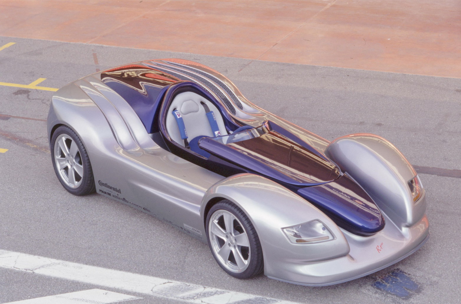 Rinspeed ADVANTIGE R<sup>one</sup>, 2001