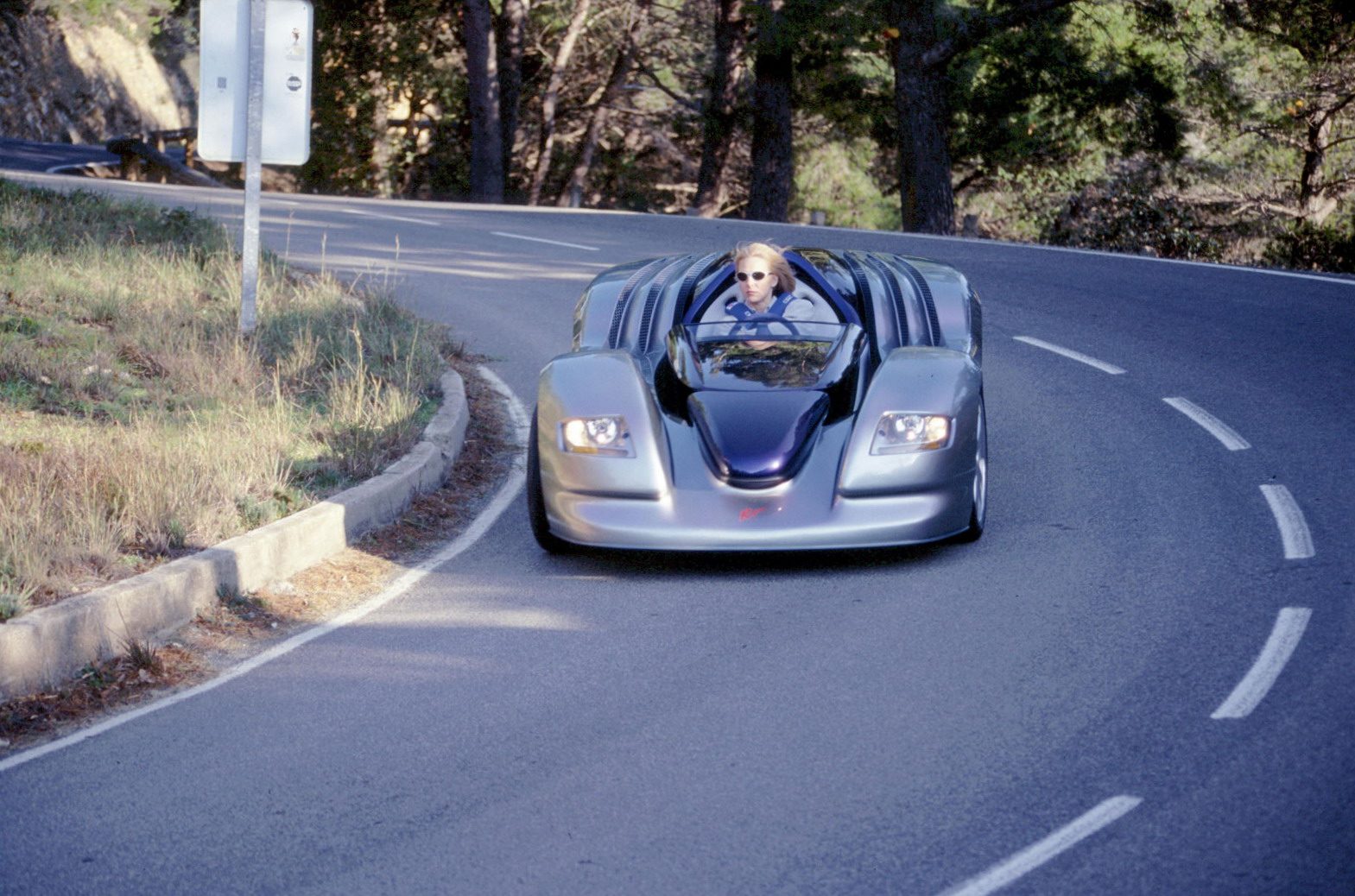 Rinspeed ADVANTIGE R<sup>one</sup>, 2001