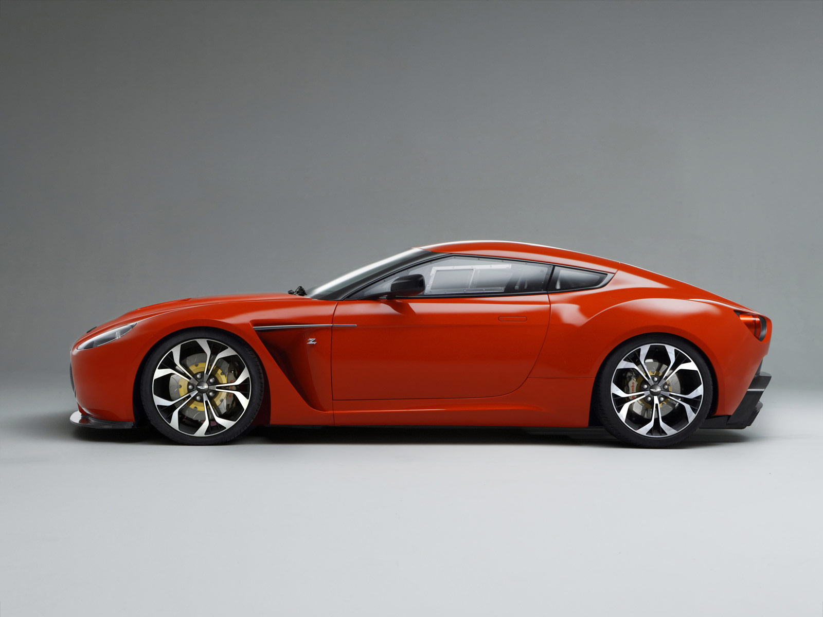 Aston Martin V12 (Zagato), 2011